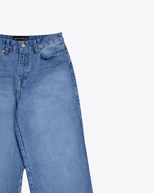 Jean bota ancha Lucy