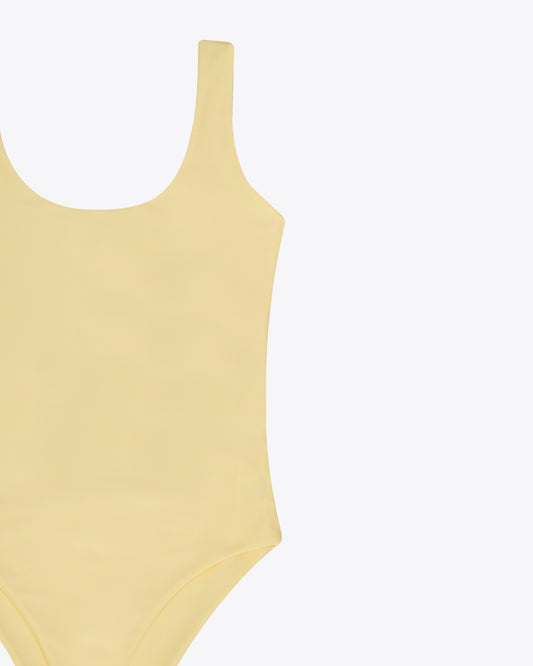Body scoop yellow